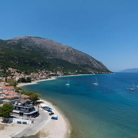 Ristanis Blue Mare Beachfront Retreat *