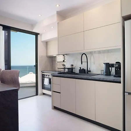 Ristanis Blue Mare Beachfront Retreat * ポロス
